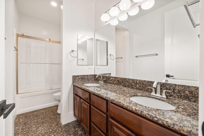 Building Photo - 57806 Cantata Dr