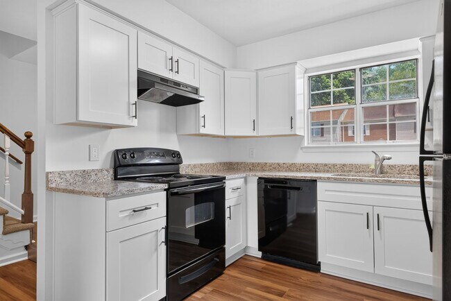 Building Photo - 1031 Still-Harbor Cir