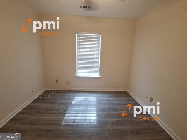 Building Photo - 2055 Pine Cone Dr SW
