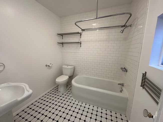 Bathroom - 1123 Laveta Terrace