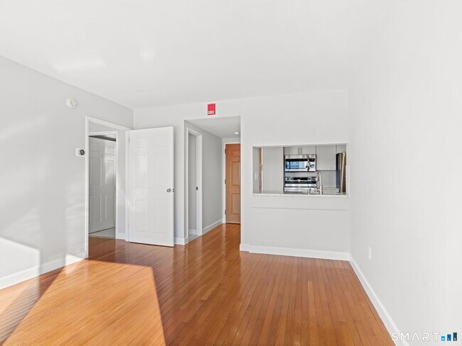 Building Photo - 127 Greyrock Pl