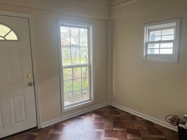 Building Photo - 2502 Blair Blvd