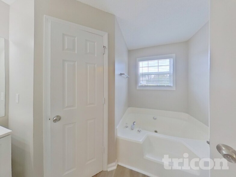 Building Photo - 5392 Vanity Joys Ln