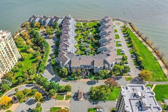 Building Photo - 14A Riverview Cir