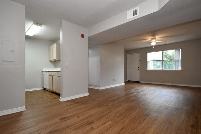 Building Photo - 2360 SW Archer Rd