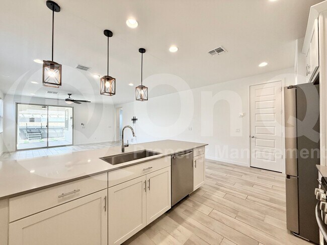 Building Photo - 3266 E Wild Dr