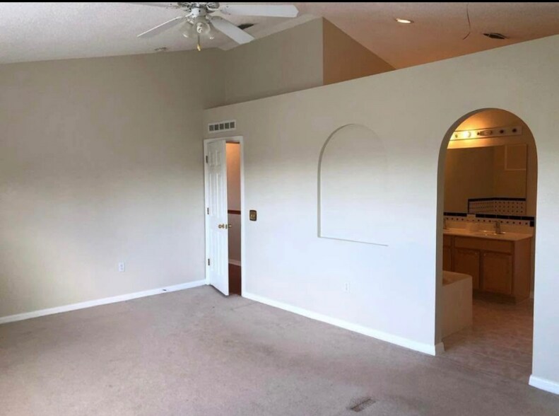 Building Photo - 2740 White Magnolia Loop