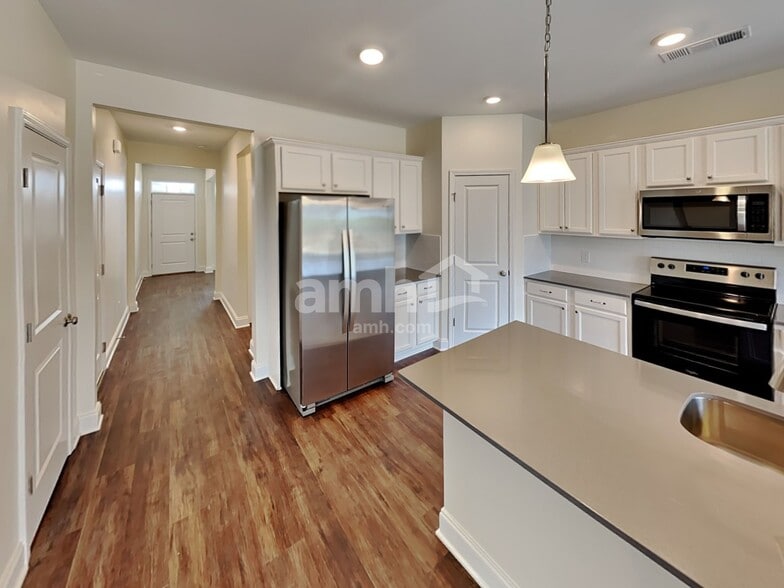 Building Photo - 2004 Williamshire Ln