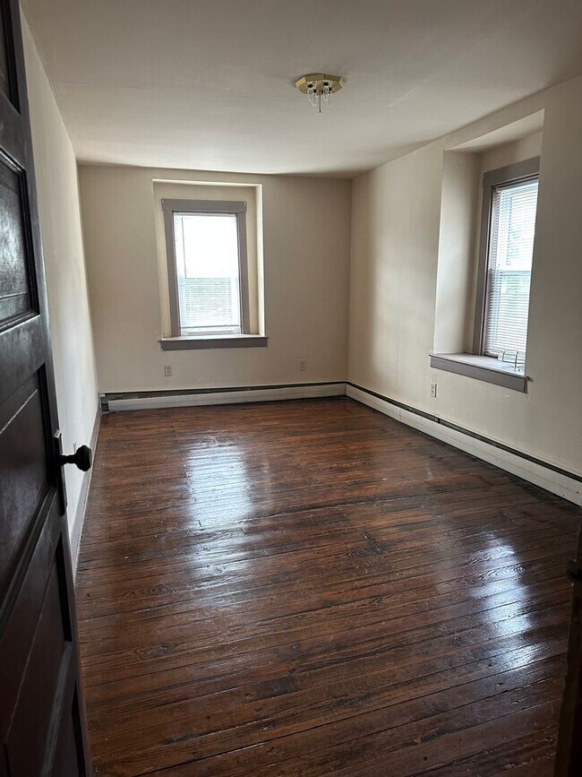 Building Photo - 3424 New Holland Rd