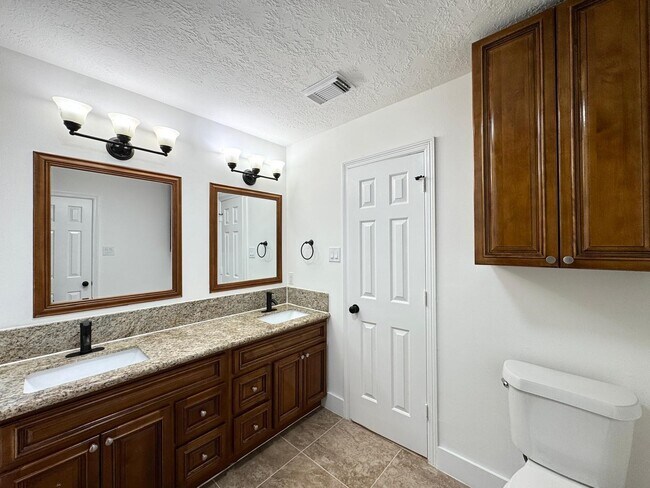 Building Photo - 6427 Liberty Valley Dr
