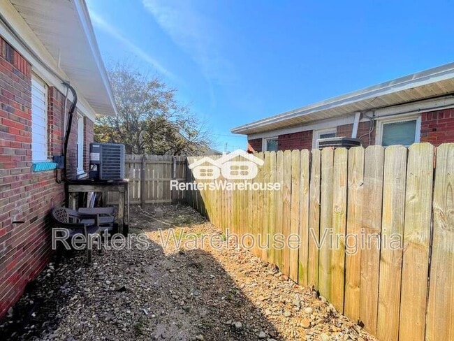 Building Photo - 1375 W Ocean View Ave