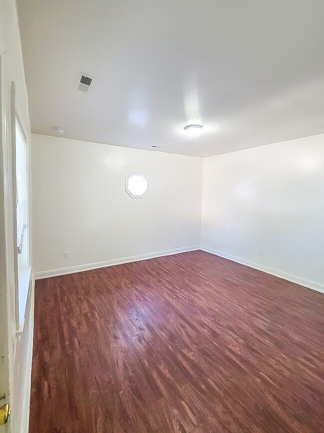 Building Photo - 144 Spring St