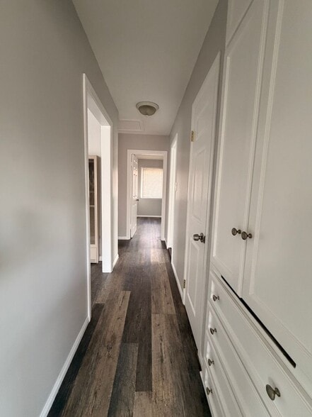 Building Photo - 4554 N Lakewood Blvd