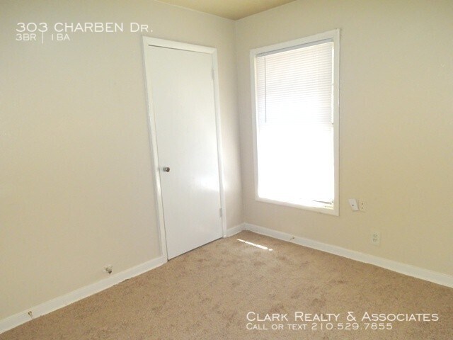 Building Photo - 303 Charben Dr., San Antonio, TX. 78237