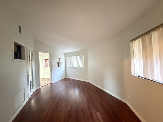 Building Photo - 6410 San Jose Blvd W