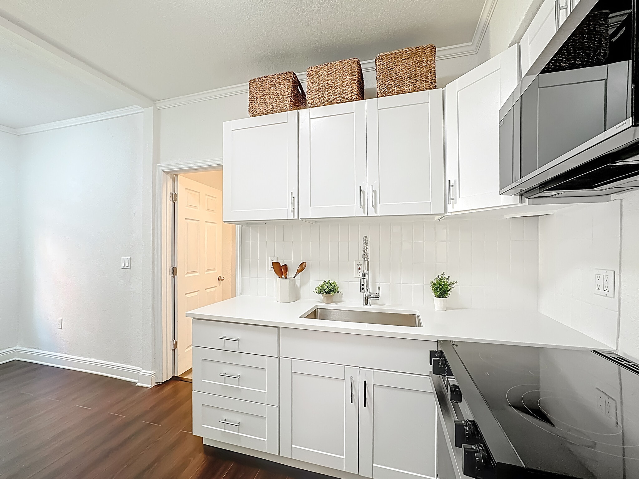 Renovated Kitchen - 518 Biscayne Dr