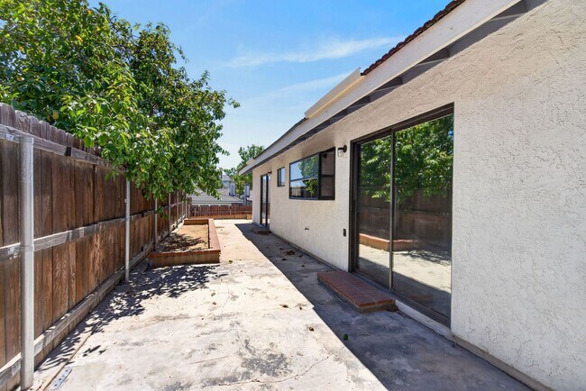 Building Photo - 4109 Yukon Way