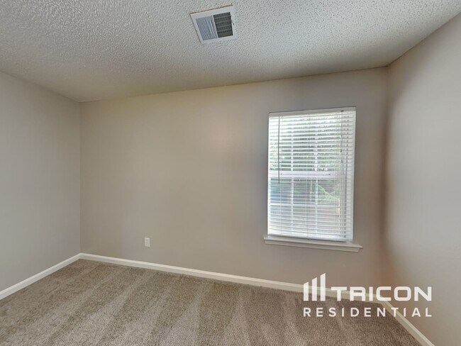Building Photo - 333 Glen Eagle Cir