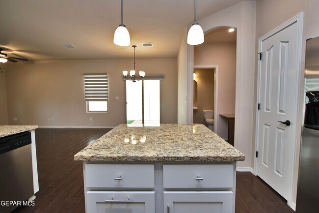 Building Photo - 6716 Red Canyon Sage Ln