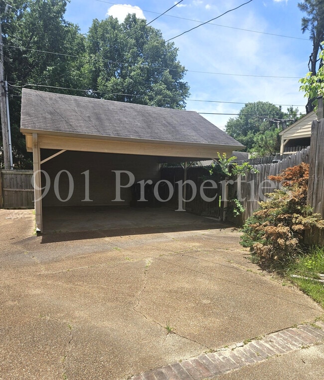 Building Photo - 383 Harts Way Dr