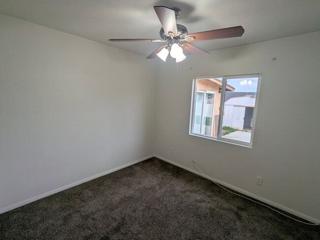 Building Photo - 4 Bed / 3 Bath with bonus room - Single Story Home in El Cajon