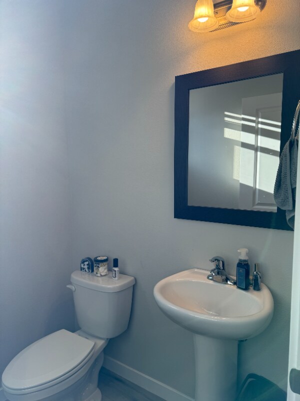 Building Photo - 162 SW Howard Pl N