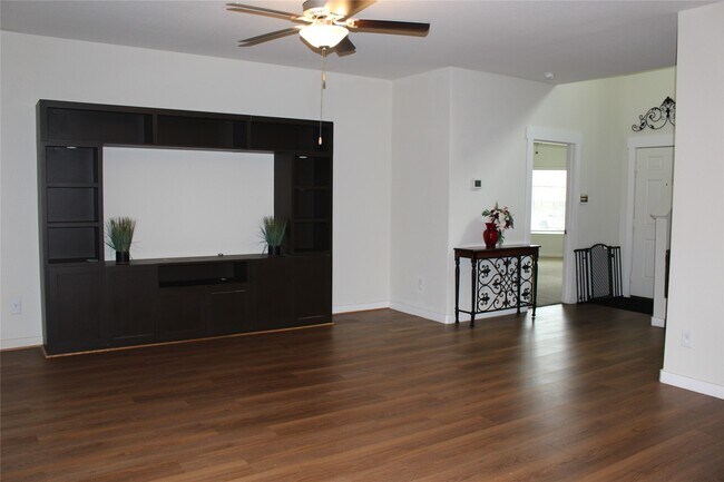 Building Photo - 7719 Vacek Meadows Loop