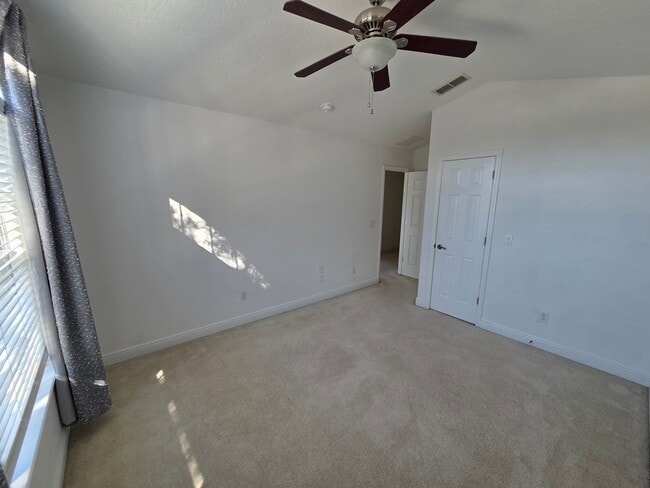 Building Photo - 2819 Roseglen Way