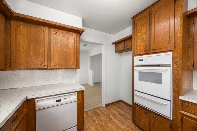 Building Photo - 1030 Lehman St