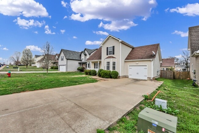 Building Photo - 4 Bedroom 2 Bath Pet Friendly Home For Rent!