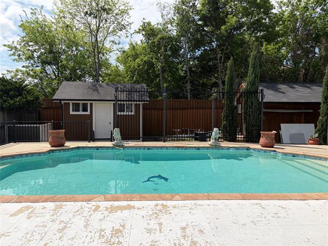 Building Photo - 1902 High Meadow Dr