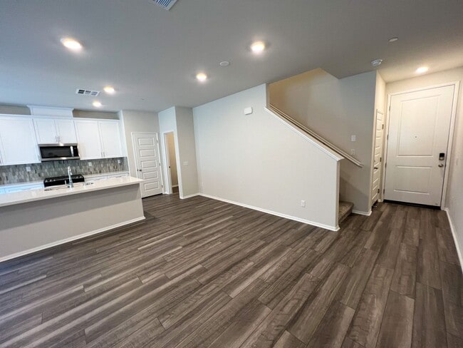 Building Photo - Brand new Condo with SOLAR for LEASE in Te...
