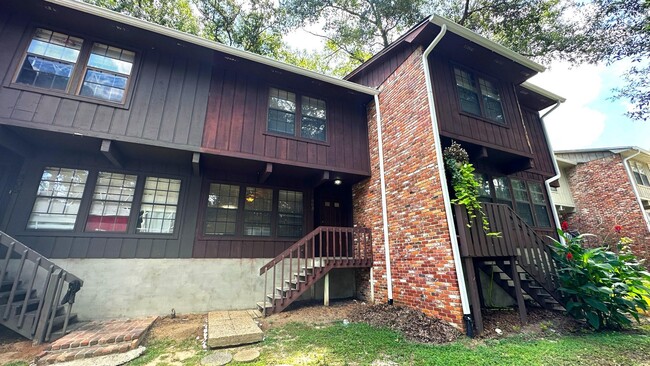 Primary Photo - 803 Timbers Ct