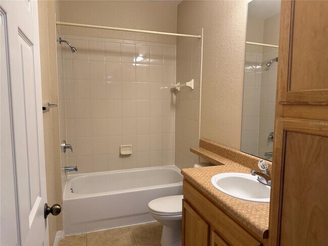 Building Photo - 10105 Courtney Oaks Cir