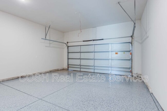 Building Photo - 3554 N Tyler Ct