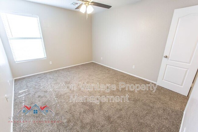 Building Photo - 16627 W McKinley St