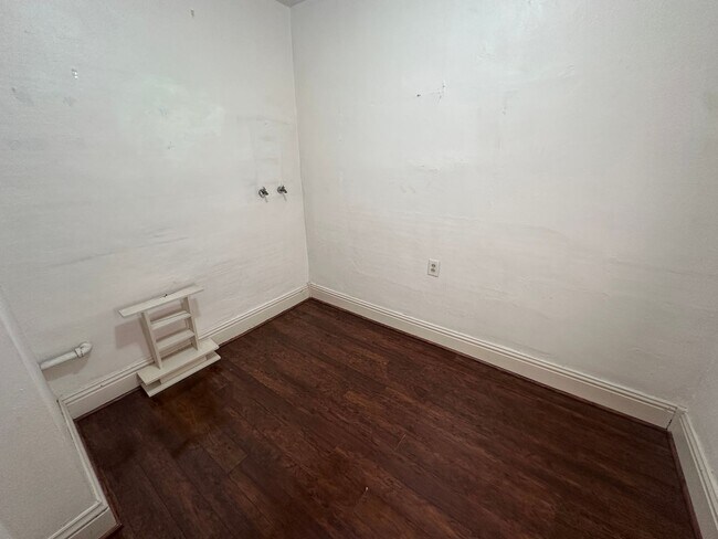 Building Photo - 315 N 2nd Ave