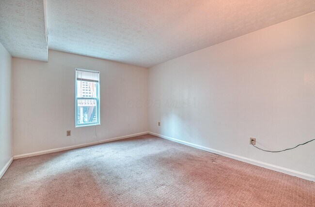 Building Photo - 940 Quay Ave