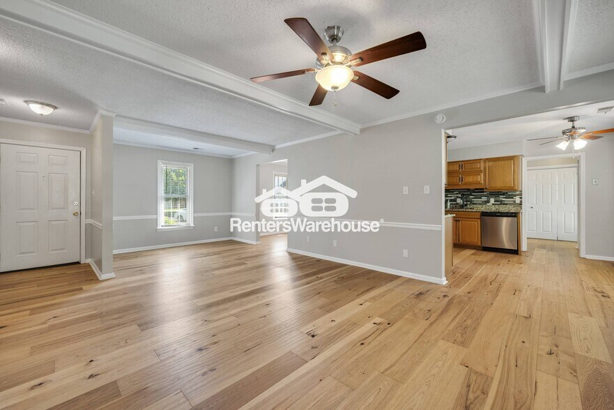 Building Photo - 816 Pin Oak Pl