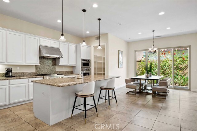 Building Photo - 105 Cordial