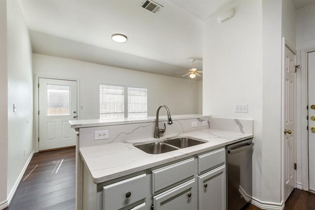 Building Photo - 8708 Weiser Dr