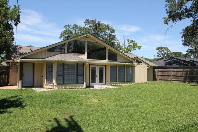 Building Photo - 10031 Haddington Dr