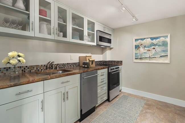 Building Photo - 3bd/3.5ba Mercer Island Home