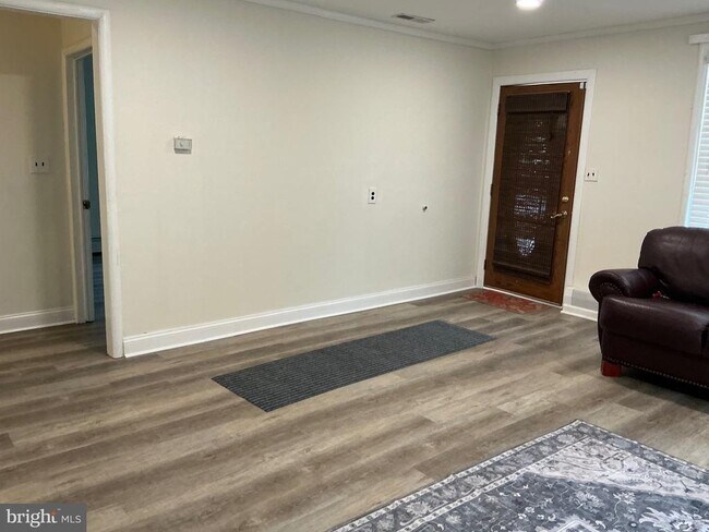 Building Photo - 818 Balsamtree Pl