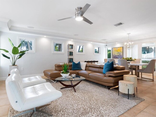 Building Photo - 606 Owl Way