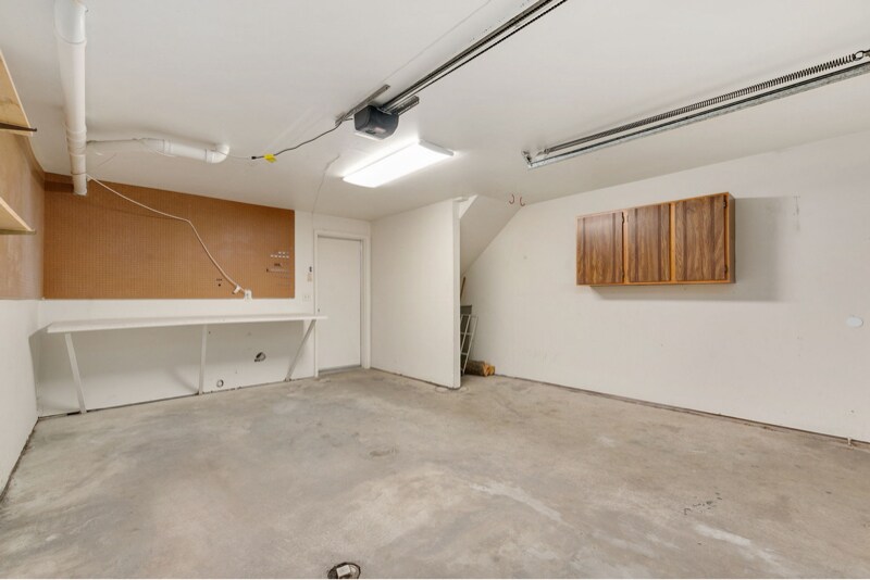 Building Photo - 3200 Azalea Dr