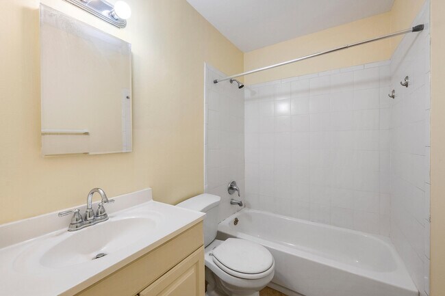 Building Photo - 9423 SW 52nd Ct