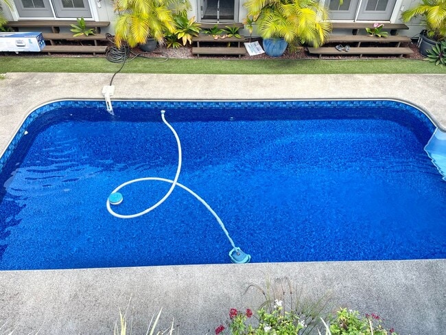 Building Photo - Wailuku Heights Executive Style 3Bed/2Bath Furnished Upstairs Home - Pool w/ cabanas - Most Utili...