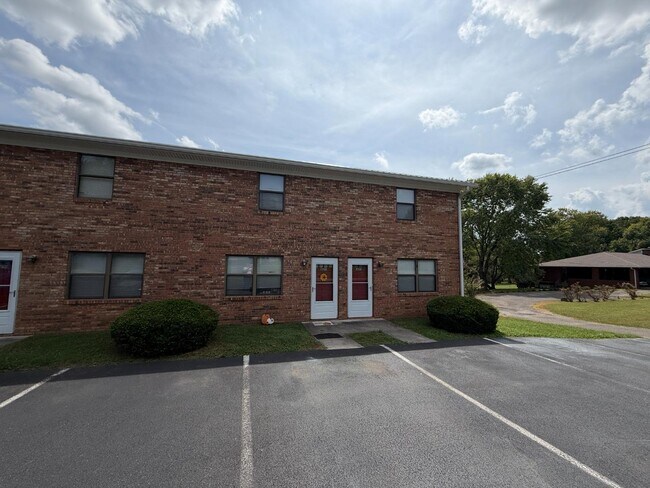 Building Photo - 1746 Morningside Dr