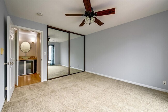 Building Photo - Prime Location 3 Bedroom Condo - Please Co...